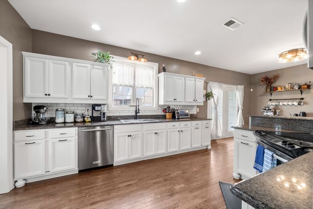 1154 Buggy Cv, Clarksville, TN 37043