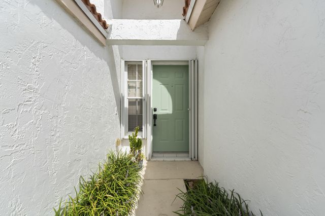 165 St Michaels Court, Jupiter, FL 33458