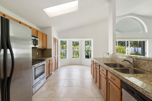 165 St Michaels Court, Jupiter, FL 33458