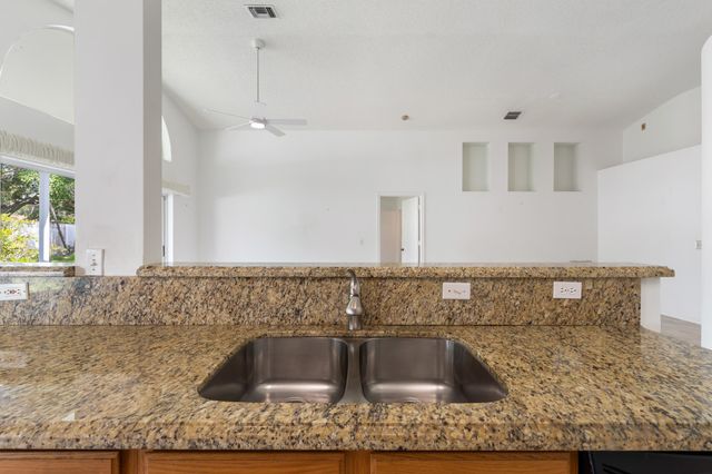 165 St Michaels Court, Jupiter, FL 33458