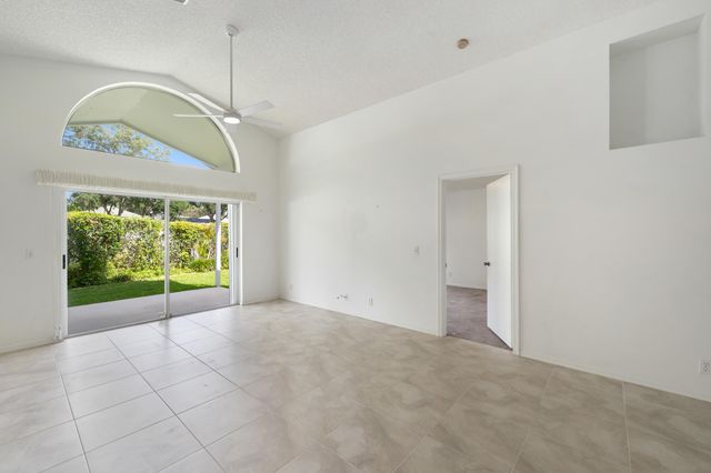 165 St Michaels Court, Jupiter, FL 33458
