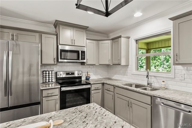 17647 Hayes, Northport, AL 35475