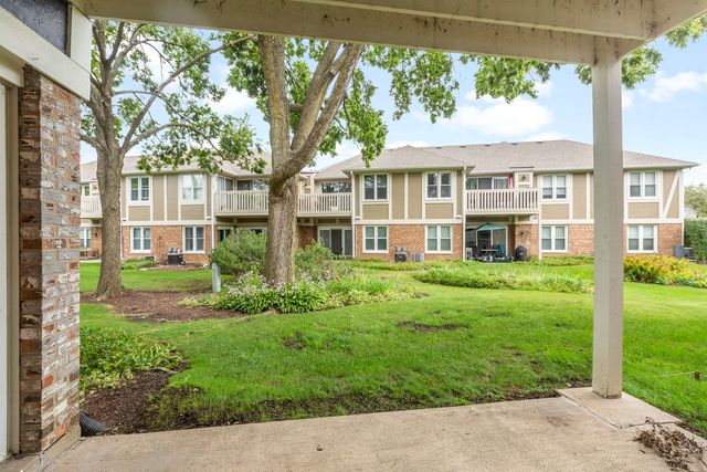1255 Regency Court 1255, Vernon Hills, IL 60061