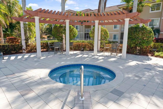 6434 Emerald Dunes Drive 203, West Palm Beach, FL 33411