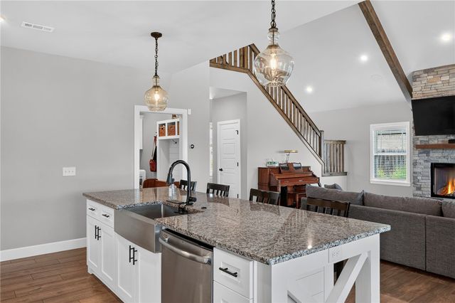 744 Verona Avenue, Tontitown, AR 72762