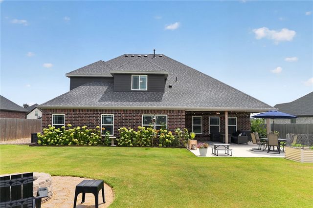 744 Verona Avenue, Tontitown, AR 72762