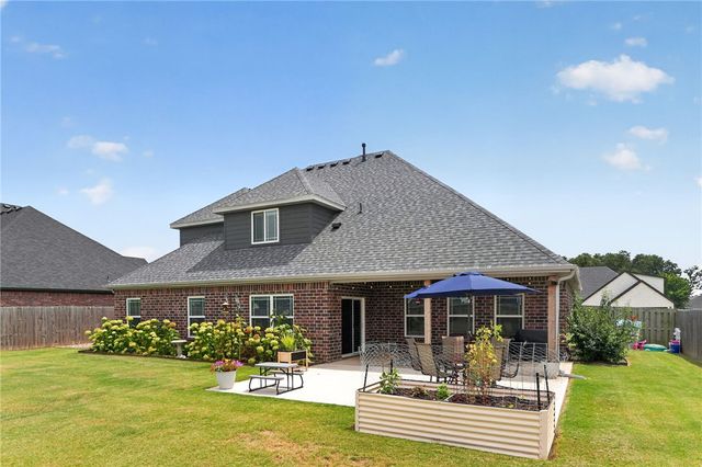 744 Verona Avenue, Tontitown, AR 72762