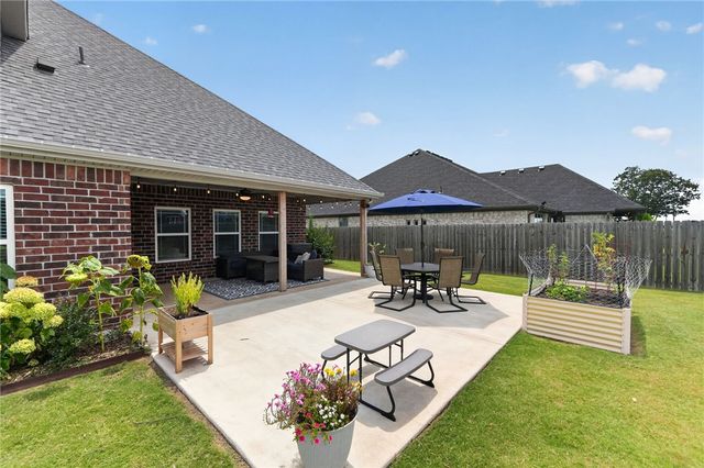 744 Verona Avenue, Tontitown, AR 72762