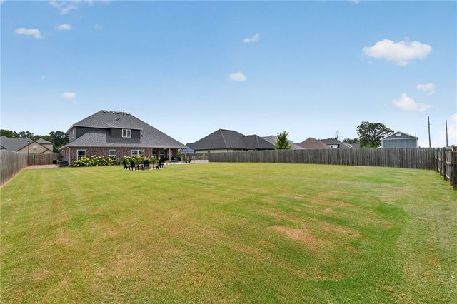 744 Verona Avenue, Tontitown, AR 72762
