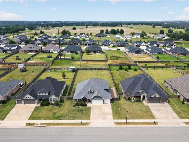 744 Verona Avenue, Tontitown, AR 72762