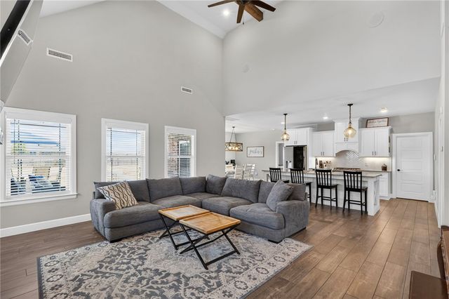 744 Verona Avenue, Tontitown, AR 72762