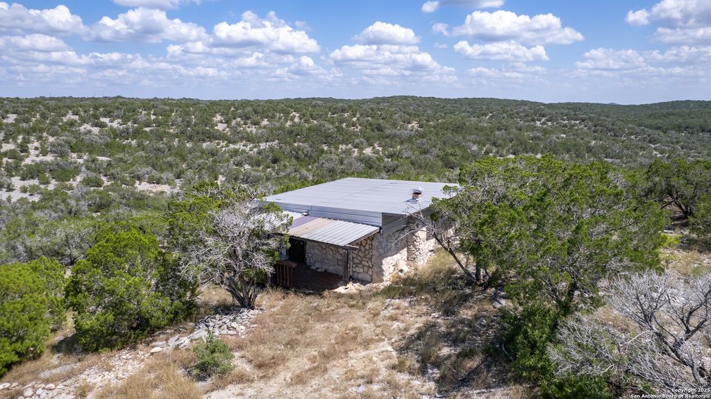00 Bluff Creek Ranch, Rocksprings, TX 78880