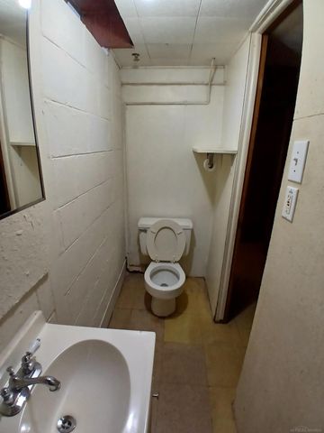 1000 Vernier Road, Grosse Pointe Woods, MI 48236