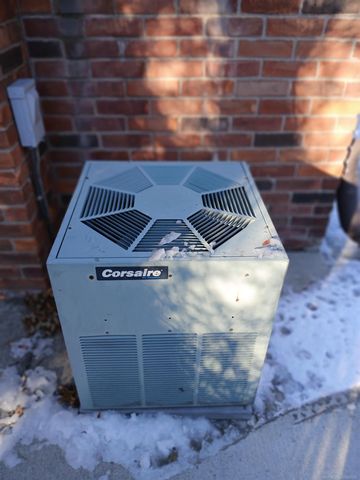 1000 Vernier Road, Grosse Pointe Woods, MI 48236