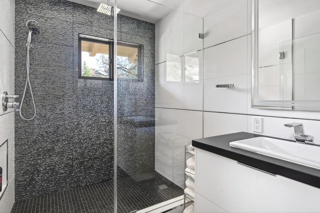 14681 Springer Avenue, Saratoga, CA 95070