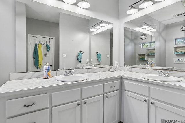 14211 Stones Throw Ct, Denham Springs, LA 70726