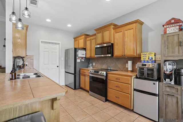 14211 Stones Throw Ct, Denham Springs, LA 70726