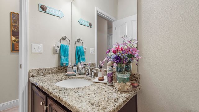 462 Mango Lane, Freeport, FL 32439