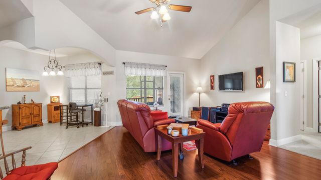 462 Mango Lane, Freeport, FL 32439