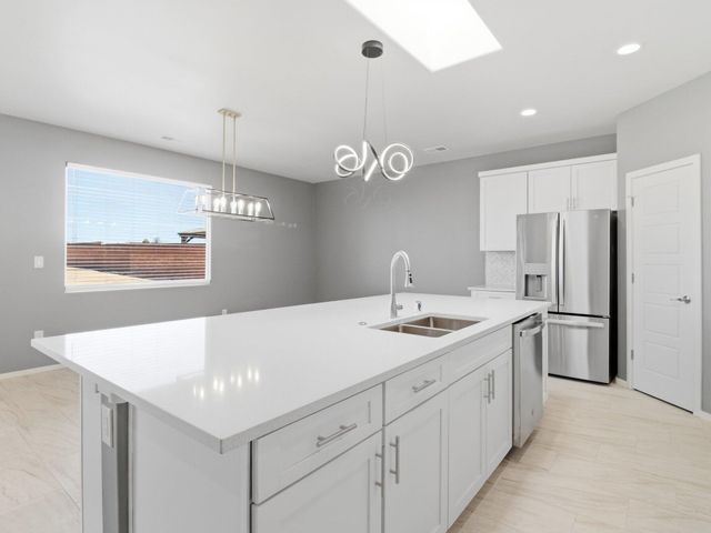 509 12th Avenue SE, Rio Rancho, NM 87124