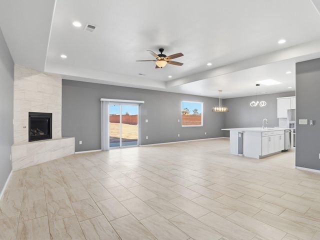 509 12th Avenue SE, Rio Rancho, NM 87124