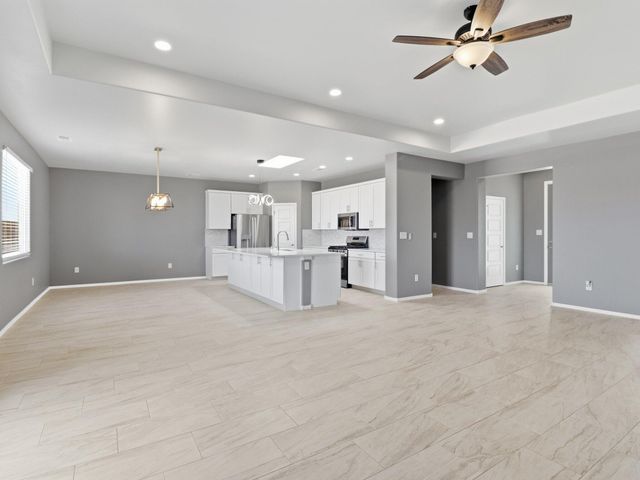 509 12th Avenue SE, Rio Rancho, NM 87124
