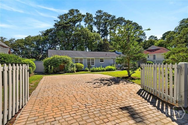 219 E Point Drive, Savannah, GA 31410