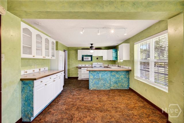219 E Point Drive, Savannah, GA 31410