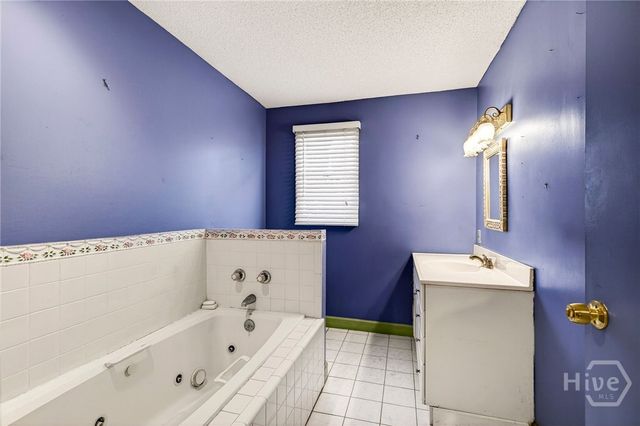 219 E Point Drive, Savannah, GA 31410