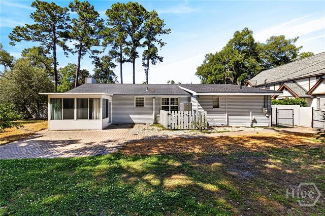 219 E Point Drive, Savannah, GA 31410