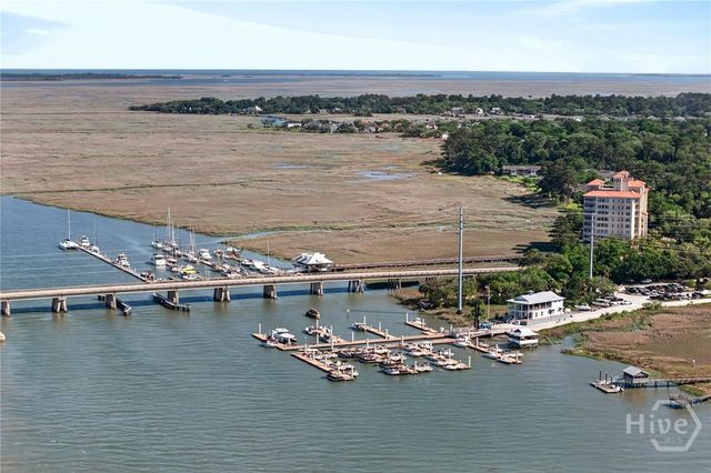 219 E Point Drive, Savannah, GA 31410