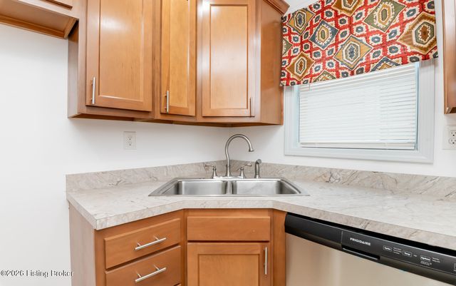 467 N 29th St, Louisville, KY 40212