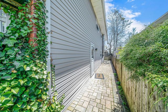 202 N Hickory Street, Massapequa, NY 11758