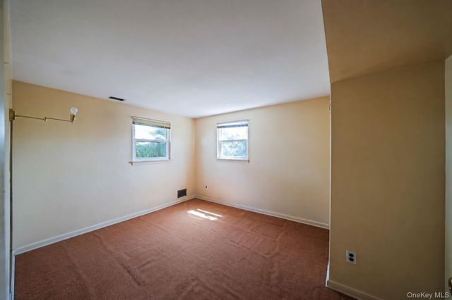 202 N Hickory Street, Massapequa, NY 11758