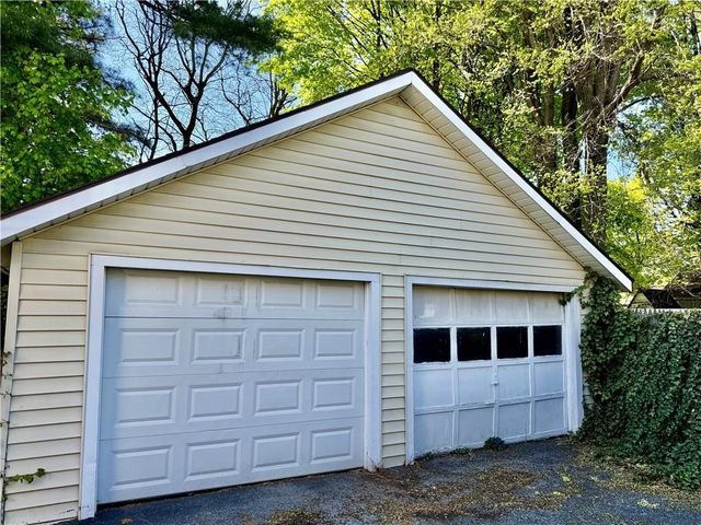 132 Duffern Drive, Greece, NY 14606