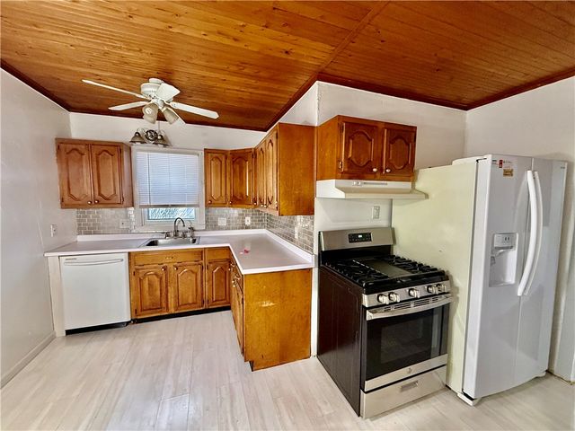 132 Duffern Drive, Greece, NY 14606