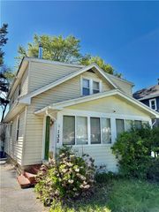 132 Duffern Drive, Greece, NY 14606