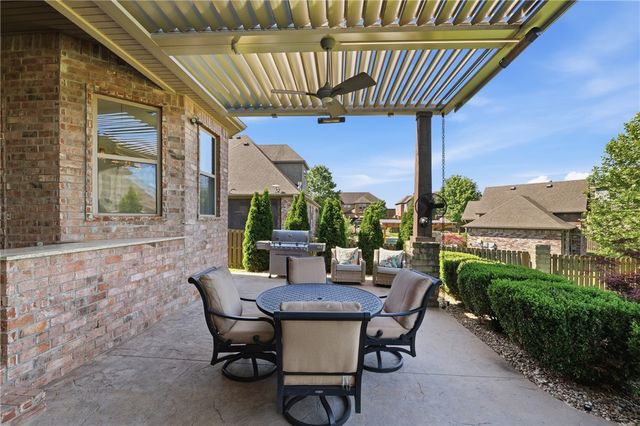 6702 S Willowridge Court, Rogers, AR 72758