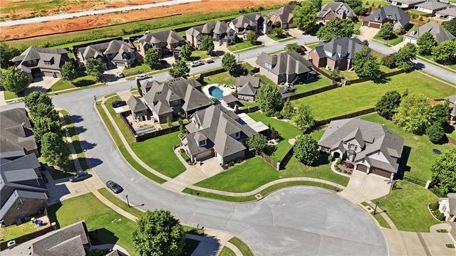 6702 S Willowridge Court, Rogers, AR 72758
