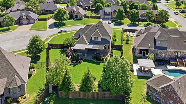 6702 S Willowridge Court, Rogers, AR 72758