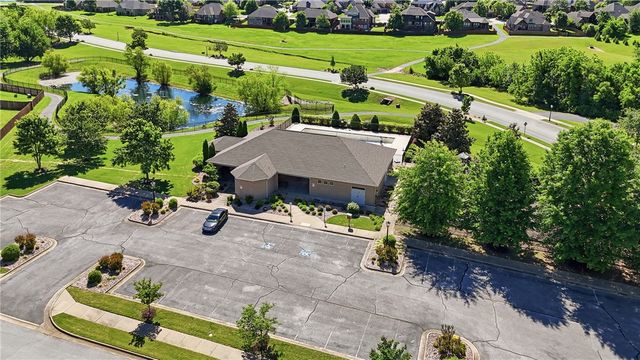 6702 S Willowridge Court, Rogers, AR 72758