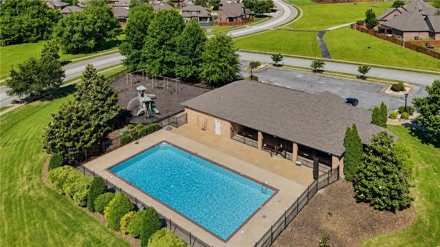6702 S Willowridge Court, Rogers, AR 72758