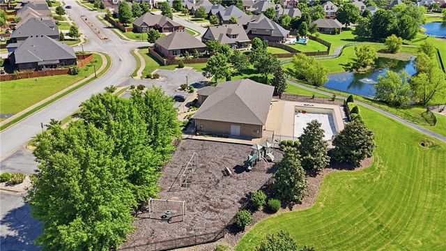 6702 S Willowridge Court, Rogers, AR 72758