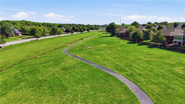 6702 S Willowridge Court, Rogers, AR 72758