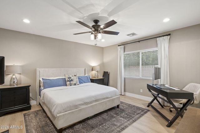 3515 E PICCADILLY Road, Phoenix, AZ 85018