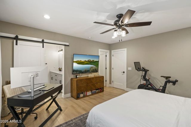 3515 E PICCADILLY Road, Phoenix, AZ 85018