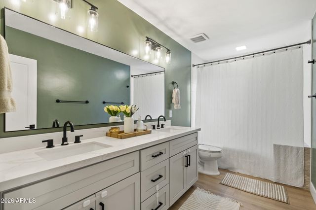 3515 E PICCADILLY Road, Phoenix, AZ 85018