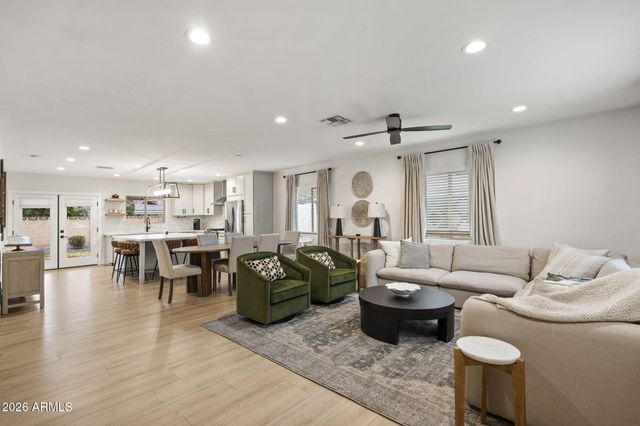 3515 E PICCADILLY Road, Phoenix, AZ 85018