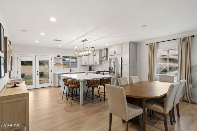 3515 E PICCADILLY Road, Phoenix, AZ 85018