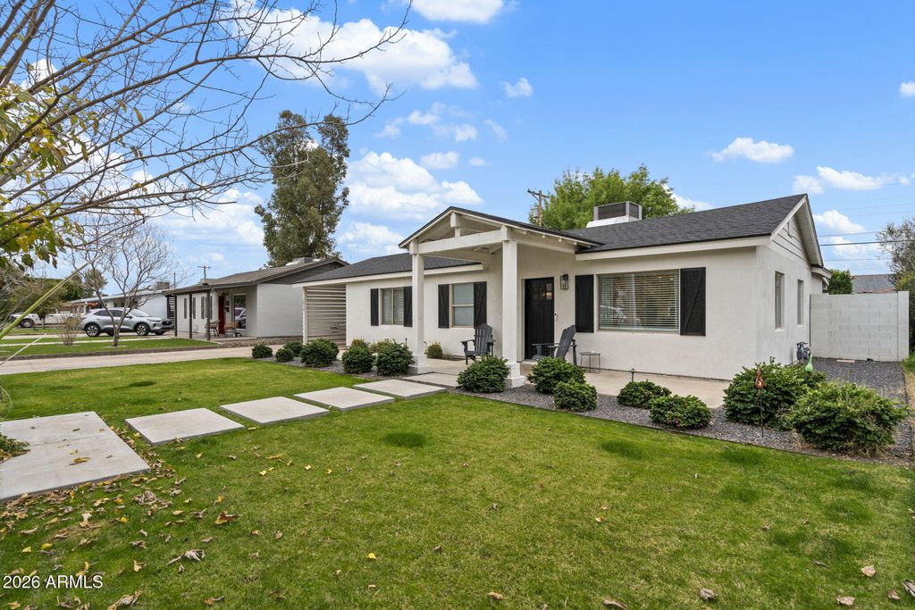 3515 E PICCADILLY Road, Phoenix, AZ 85018